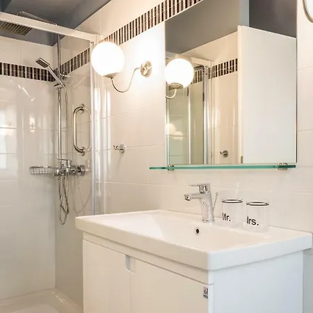 Exceptionally Located In Plaka For 6 Ppl Apartment Athens