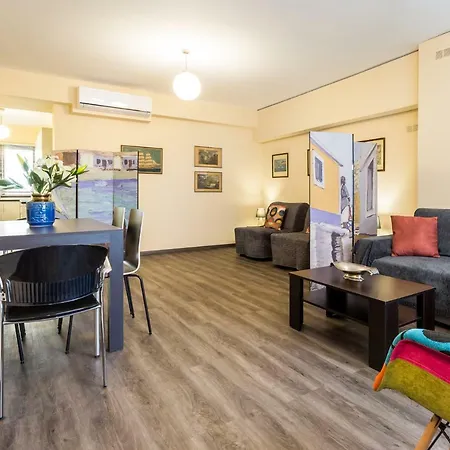Exceptionally Located In Plaka For 6 Ppl Apartment