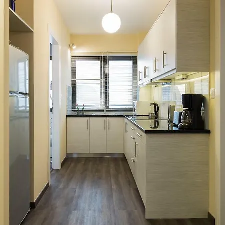 Exceptionally Located In Plaka For 6 Ppl Apartment *