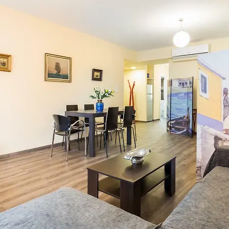 Apartment Exceptionally Located In Plaka For 6 Ppl Athens