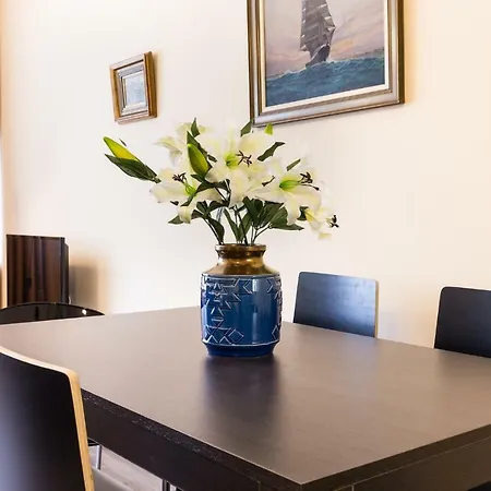 Apartment Exceptionally Located In Plaka For 6 Ppl *
