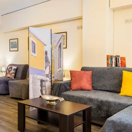 Apartment Exceptionally Located In Plaka For 6 Ppl