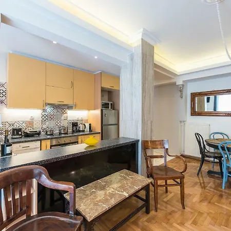 Apartment Splash Of Glam Ii 10 Steps From Acropolis