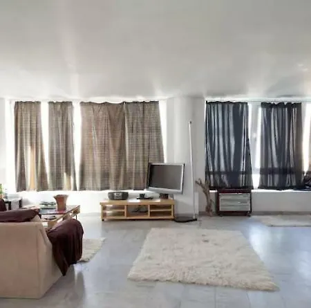 Urban Downtown Studio East *