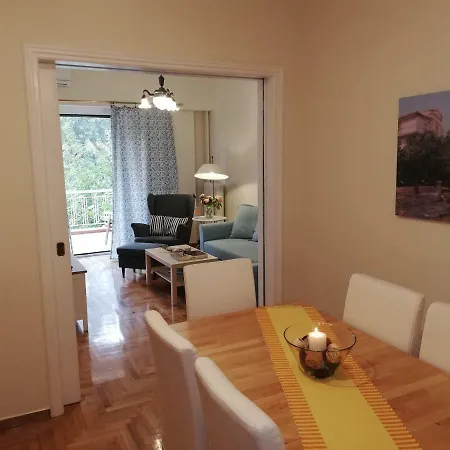 Apartment Parthenon View