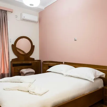3 Bedrooms Under Acropolis *