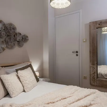 Apartment Acropolis, Urban Lifestyle
