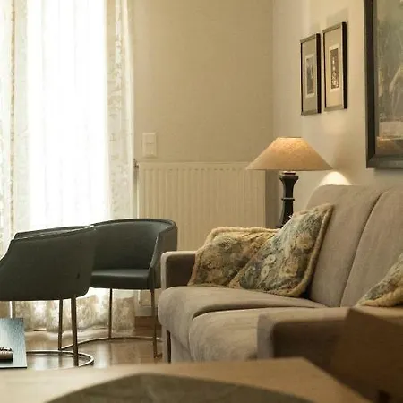 Apartment Elegant 2 Bedroom Under Acropolis *