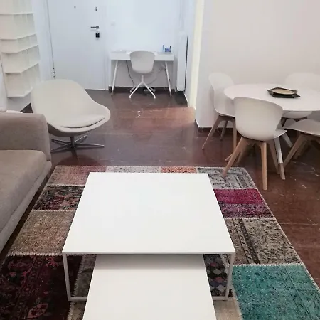 Stylish 2 Bedroom Apartment *