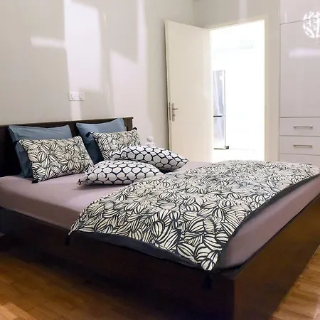 Kleopatra In Acropolis Apartman