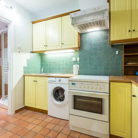 Downtown Urban Flat For 4 People In Plaka * Aten