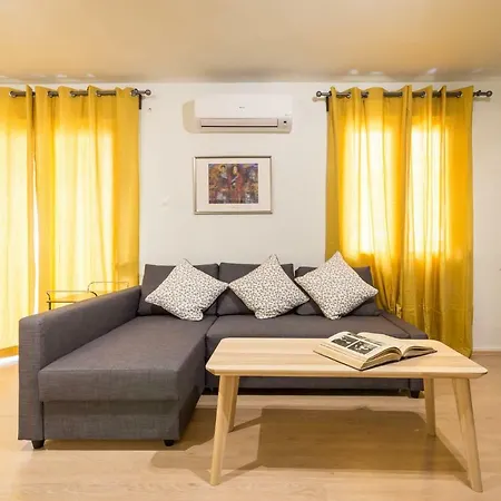 Downtown Urban Flat For 4 People In Plaka Appartement Athènes