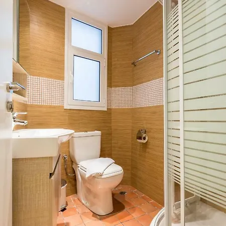 Downtown Urban Flat For 4 People In Plaka