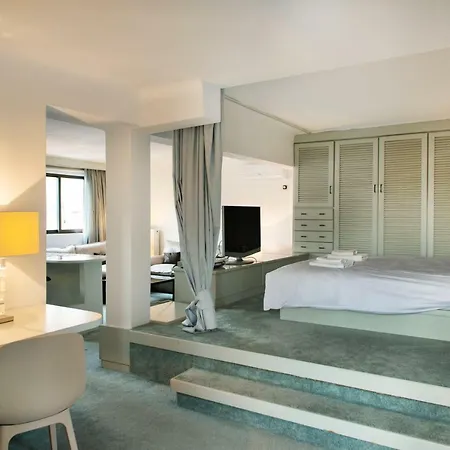 Penthouse On 6th Floor Apartment