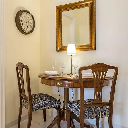 Chic Flat In Kolonaki Next To American Embassy Apartment *