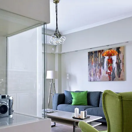 Apartment 3 Bedrooms In City Center *