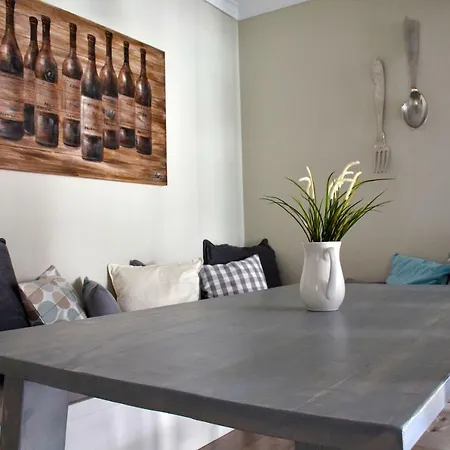 3 Bedrooms In City Center Apartment Athens
