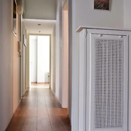 Apartment 3 Bedrooms In City Center Athens