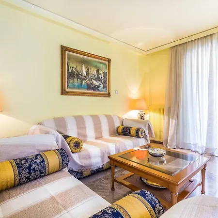 Appartamento 3 Bedroom In Acropolis Area Atene
