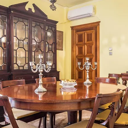 Appartamento 3 Bedroom In Acropolis Area