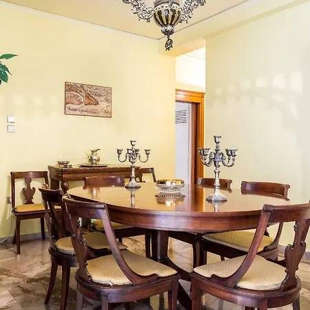 Appartamento 3 Bedroom In Acropolis Area