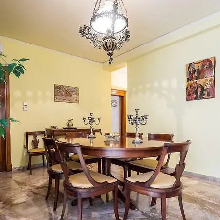 3 Bedroom In Acropolis Area * Atene