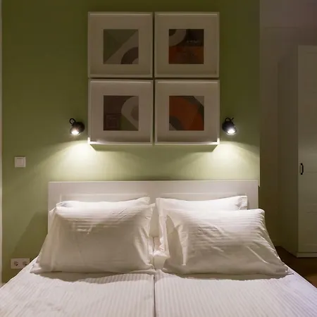 Apartman Dinostratus House