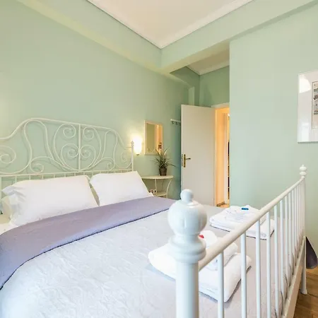 Acropolis Area Cozy Apartment