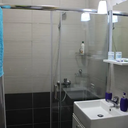 Luxury 1.3 Km From @ 1km From Metro Athens