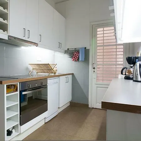 Ermou 44 - Family Apartment
