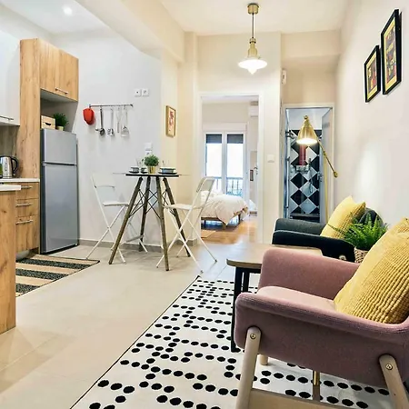 Athens' Location Romantic & Well Decor Shining Star Apartment *
