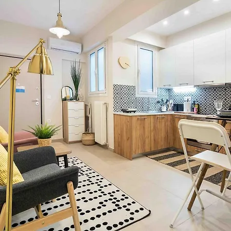 Athens' Location Romantic & Well Decor Shining Star Apartment *