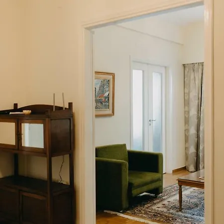 House, Attiki Metro,