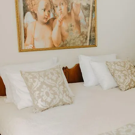 Apartament House, Attiki Metro, *