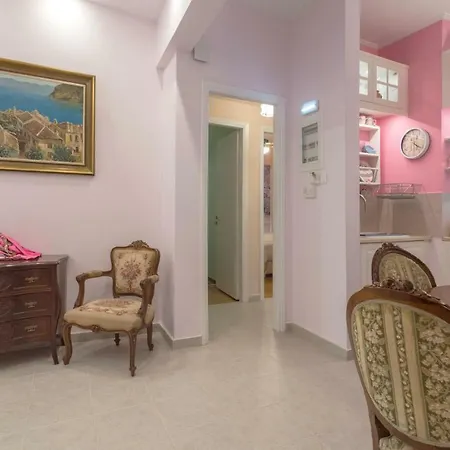 Lovely In Apartment Athens