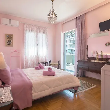 Lovely In * Αθήνα