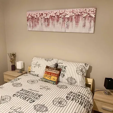 La Vie En Rose Studio,close To Beach, Paleo Faliro Apartment *