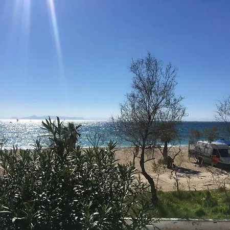 La Vie En Rose Studio,close To Beach, Paleo Faliro Apartment *