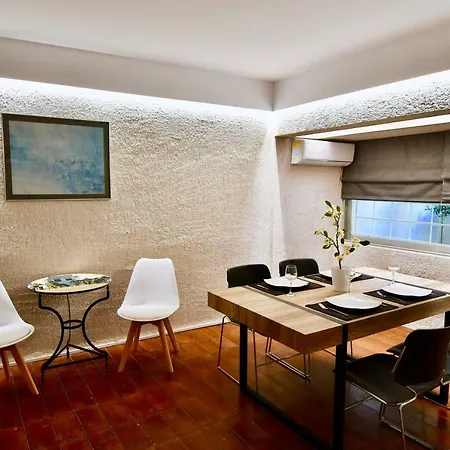 Comfortable, Spacious @ Kolonaki Apartment Athens