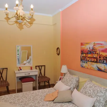 Cozy Acropolis Apartament