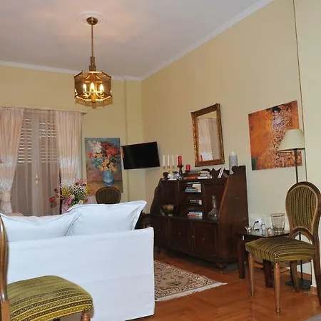 Cozy Acropolis Apartment *