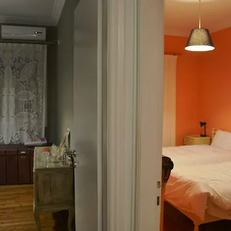 Vintage, Spacious In The Heart Of Athens! Apartment *