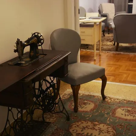 Apartment Vintage, Spacious In The Heart Of Athens! Athens