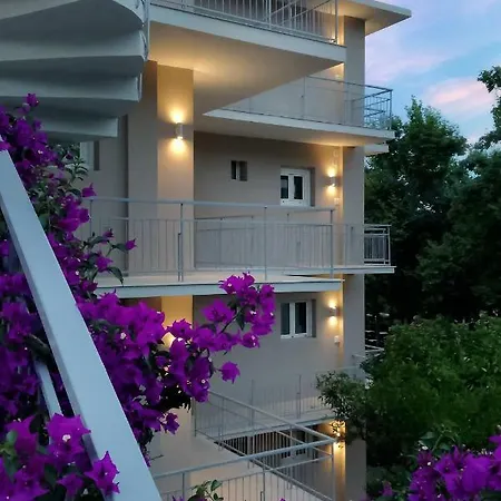 Lilly Apartment