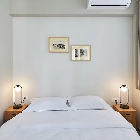 Be Based Near Acropolis, In An Exquisite Studio!
