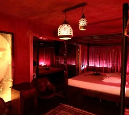 Hotel The Crystal Blue 2*