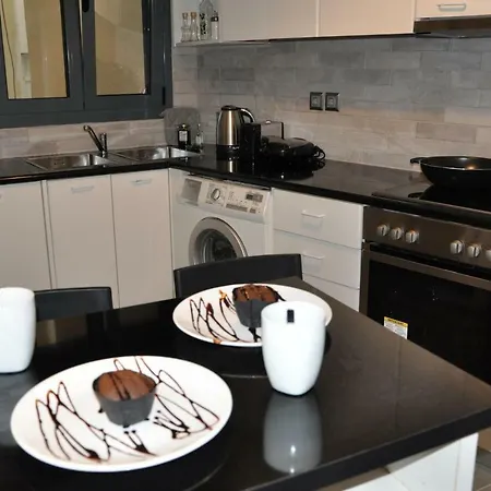Historic Centre Renovated Apartment *