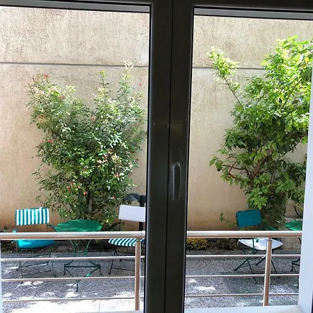 City Aparthotel
