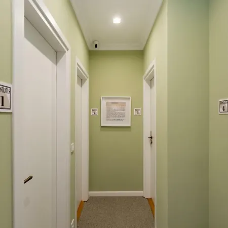 Dinostratus House *
