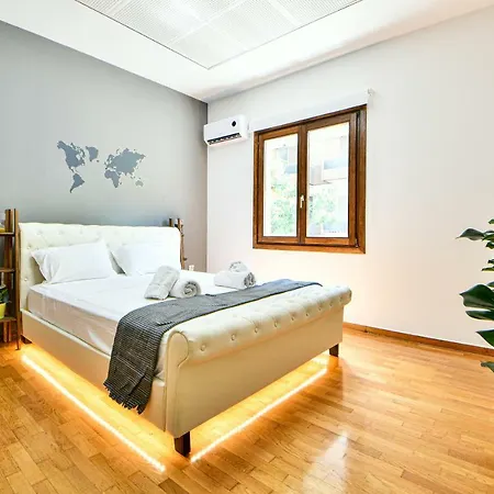 Flowers Of Athens, Boutique With 6-apartments In Central 3* Athens